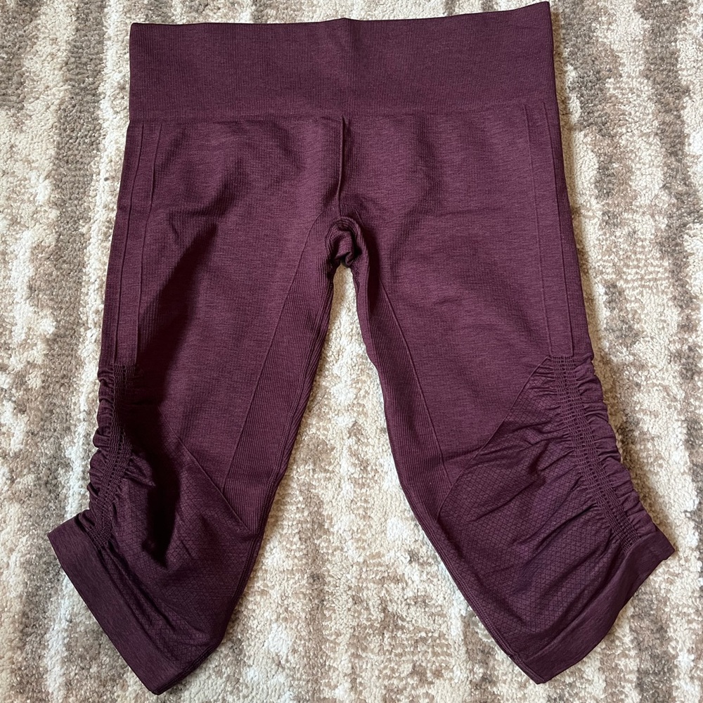 NWOT Lululemon Capri tights size 10